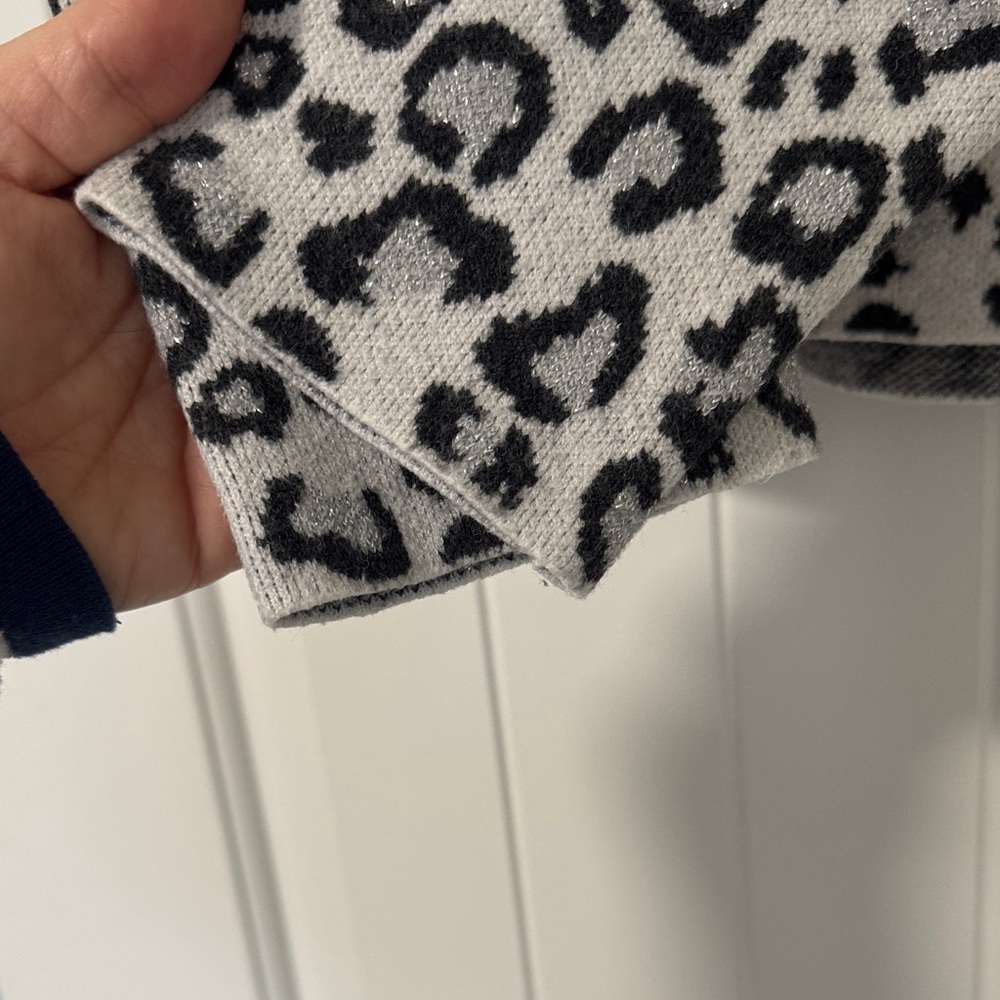 Leopard Print Sweater - Picture 3 of 4